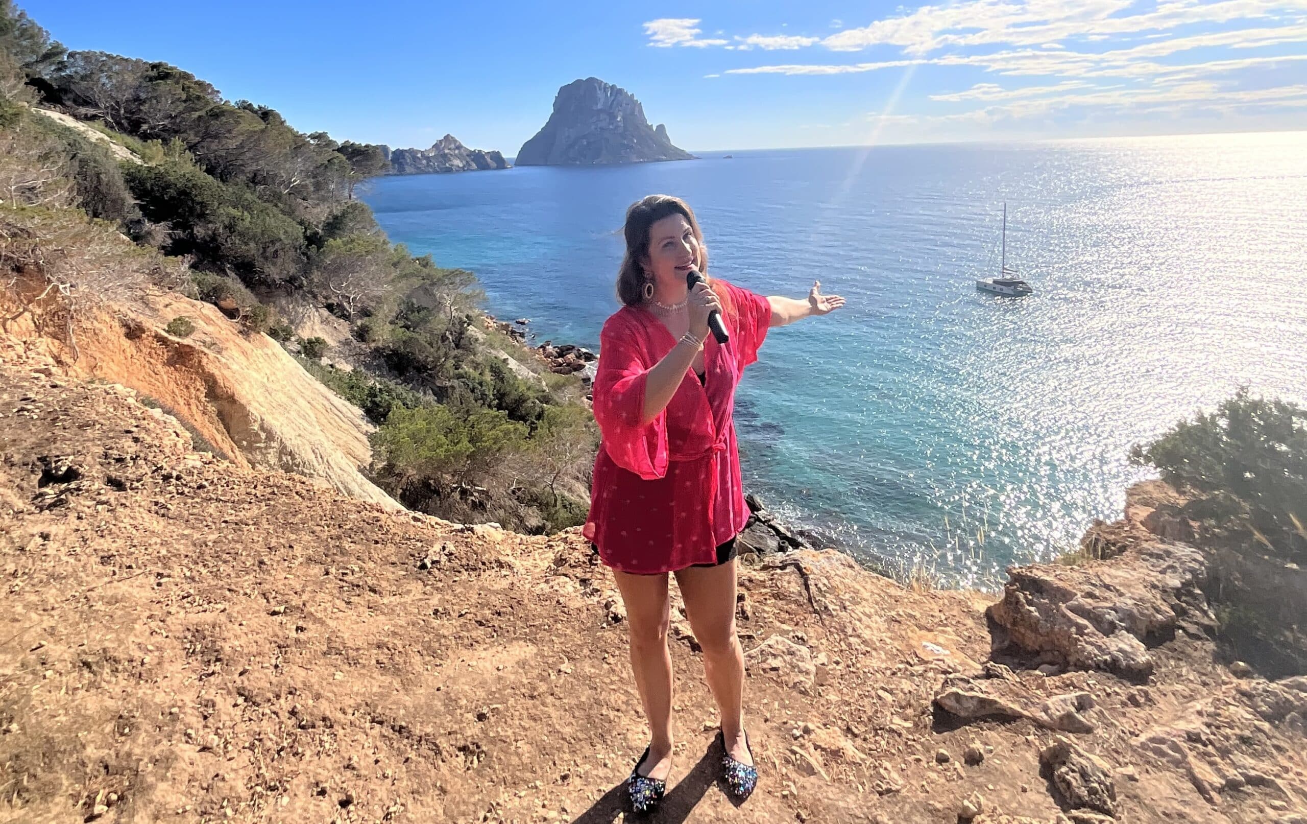 AmyMonroe_Singer_Ibiza_Roca_House_www.amymonroeproductions.com