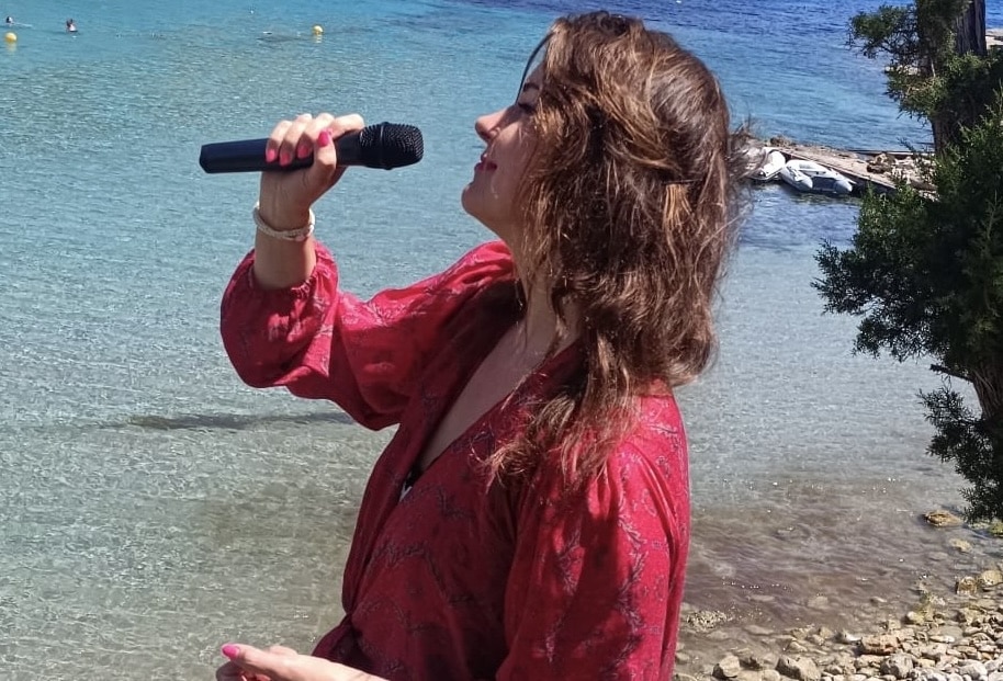 Amy_Monroe_Singer_Ibiza_Weddingsinger_Eventsinger_zangeresboeken_zangeres_bruilloft_evenement.