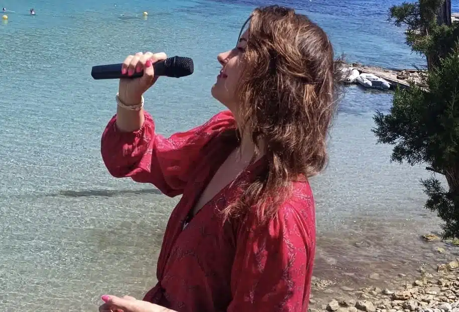 Amy_Monroe_Singer_Ibiza_Weddingsinger_Eventsinger_zangeresboeken_zangeres_bruilloft_evenement.