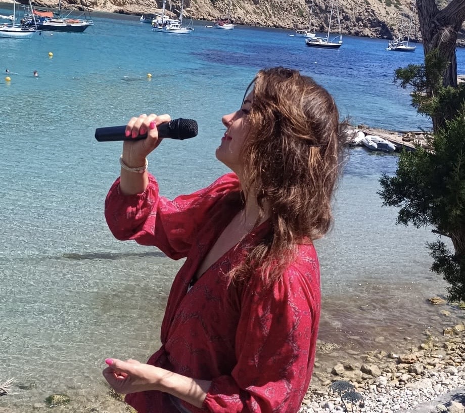 Amy_Monroe_Singer_Ibiza_Weddingsinger_Eventsinger_zangeresboeken_zangeres_bruilloft_evenement.