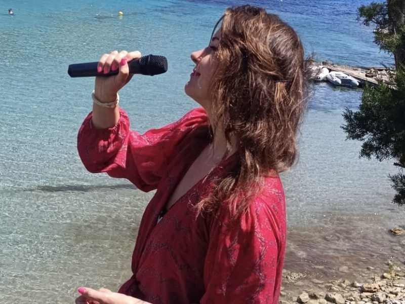 Amy_Monroe_Singer_Ibiza_Weddingsinger_Eventsinger_zangeresboeken_zangeres_bruilloft_evenement.